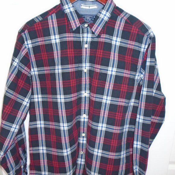 Retro Vintage Nautica Red Plaid Button Down Flannel Shirt Collared - Picture 2 of 9